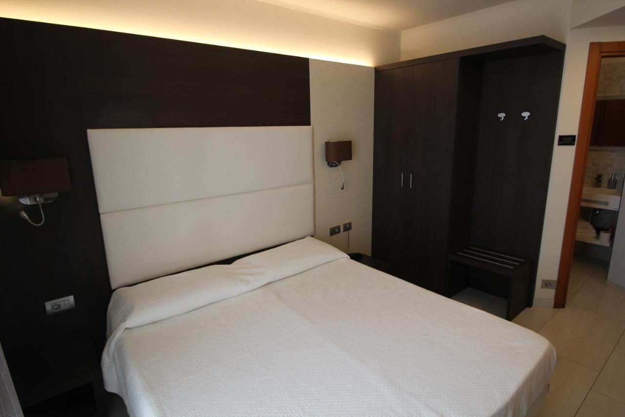 Del Prado Aparthotel Riva Ligure Ngoại thất bức ảnh