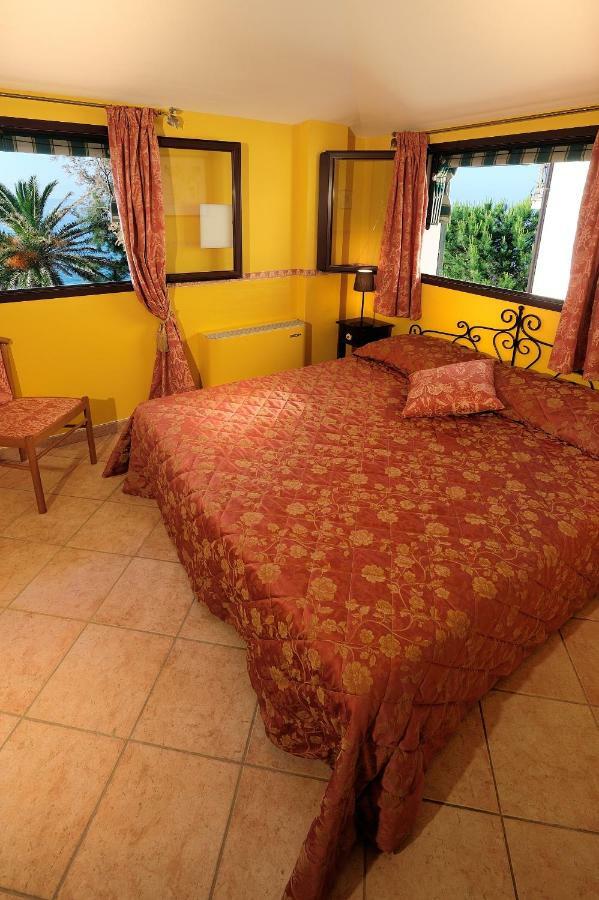 Del Prado Aparthotel Riva Ligure Ngoại thất bức ảnh