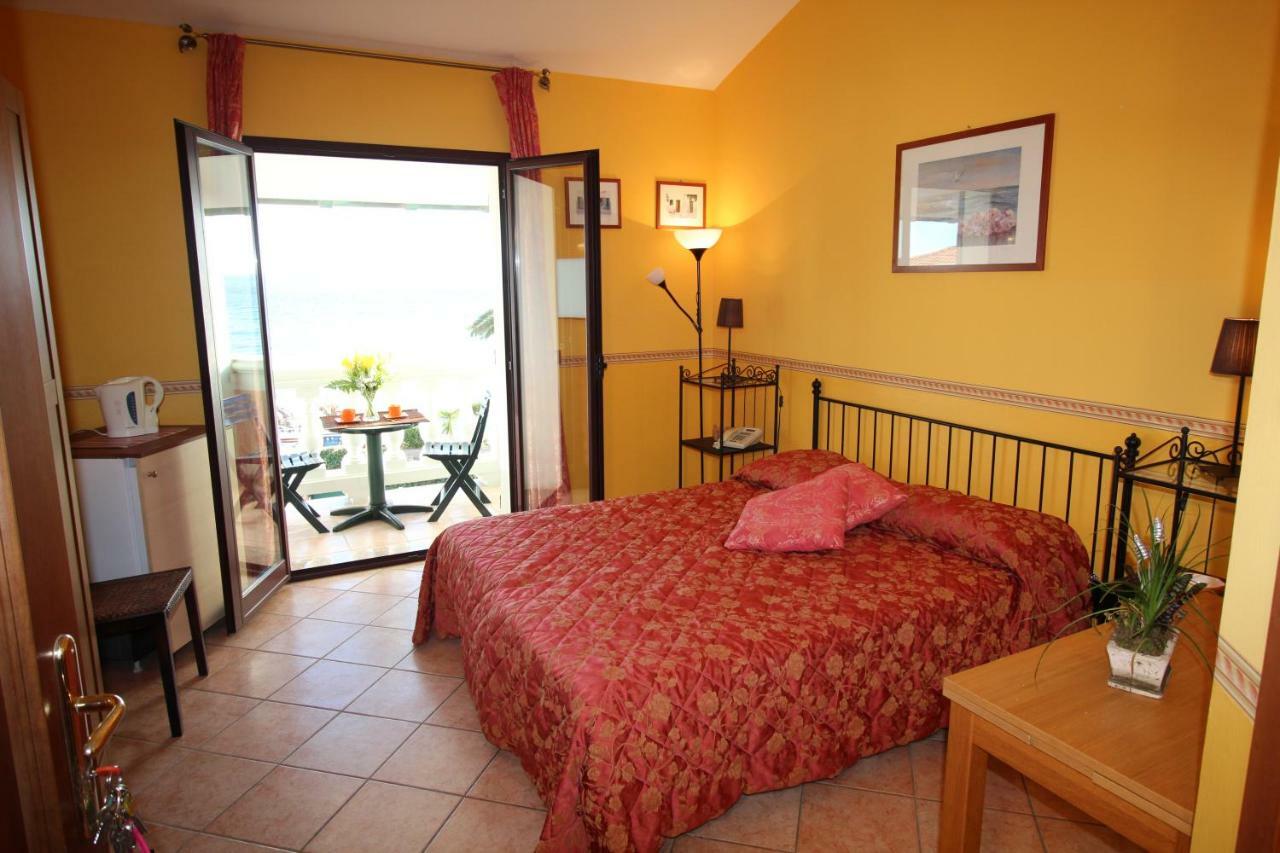 Del Prado Aparthotel Riva Ligure Ngoại thất bức ảnh