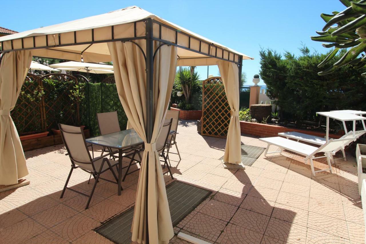 Del Prado Aparthotel Riva Ligure Ngoại thất bức ảnh