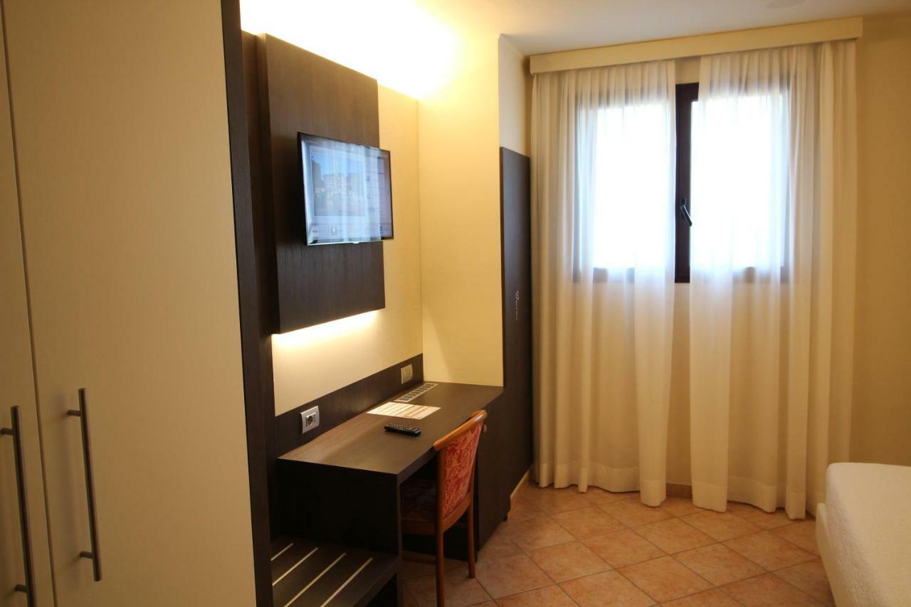 Del Prado Aparthotel Riva Ligure Ngoại thất bức ảnh