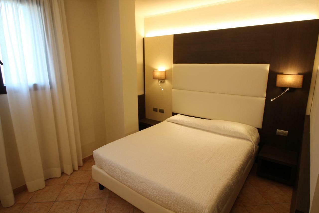 Del Prado Aparthotel Riva Ligure Ngoại thất bức ảnh