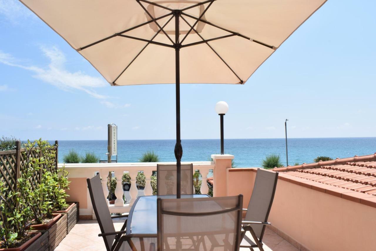 Del Prado Aparthotel Riva Ligure Ngoại thất bức ảnh