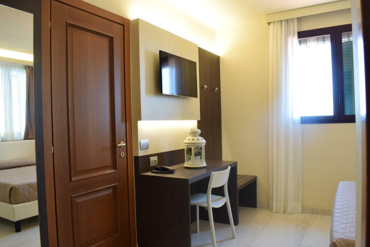 Del Prado Aparthotel Riva Ligure Ngoại thất bức ảnh
