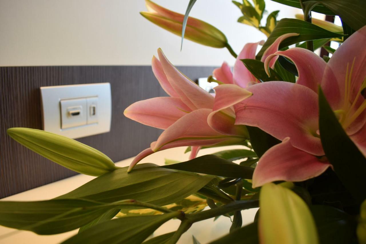 Del Prado Aparthotel Riva Ligure Ngoại thất bức ảnh