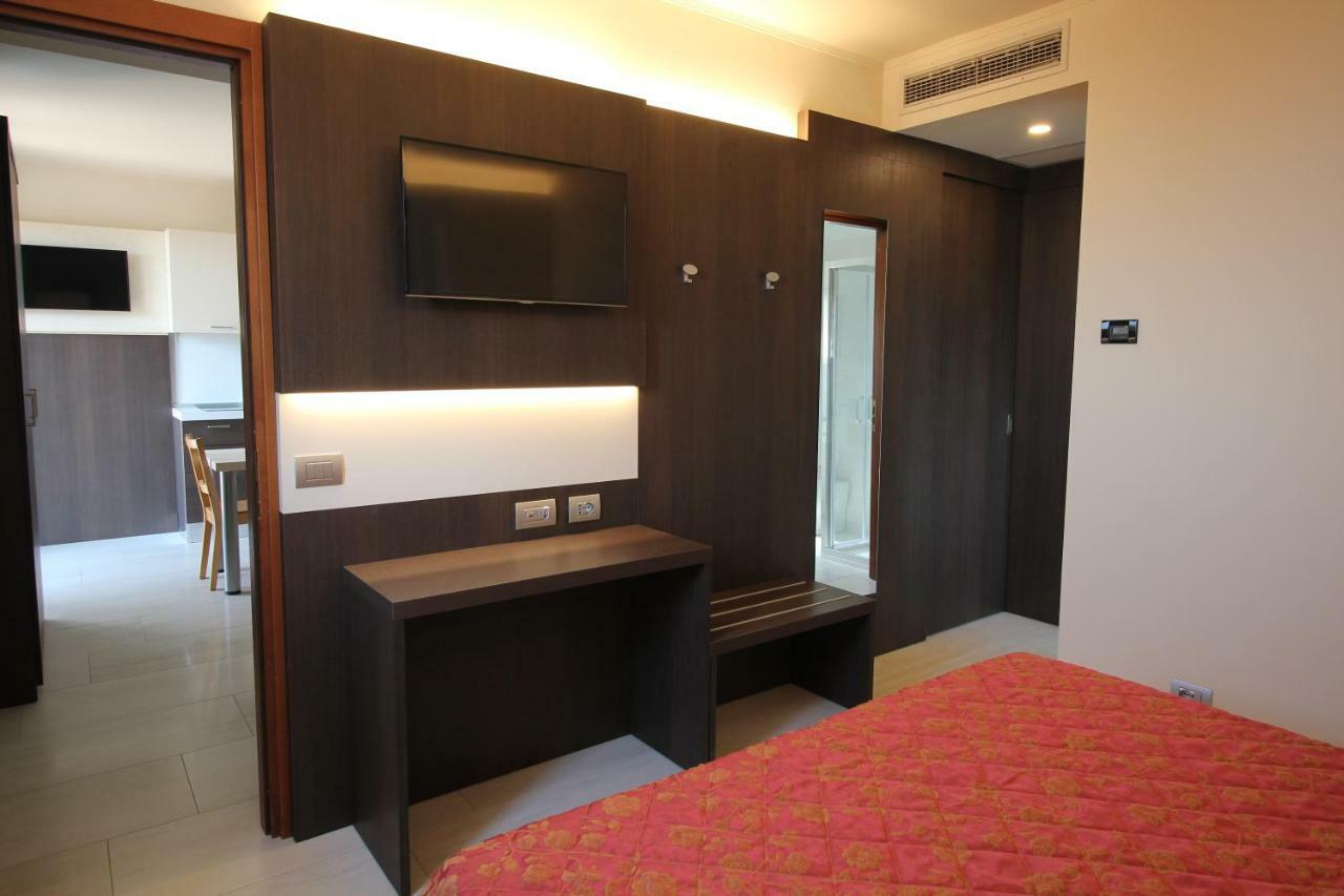 Del Prado Aparthotel Riva Ligure Ngoại thất bức ảnh