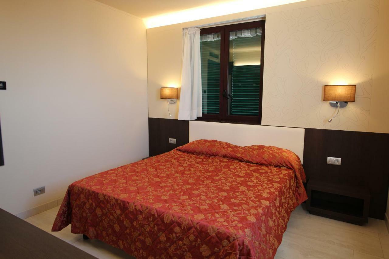 Del Prado Aparthotel Riva Ligure Ngoại thất bức ảnh